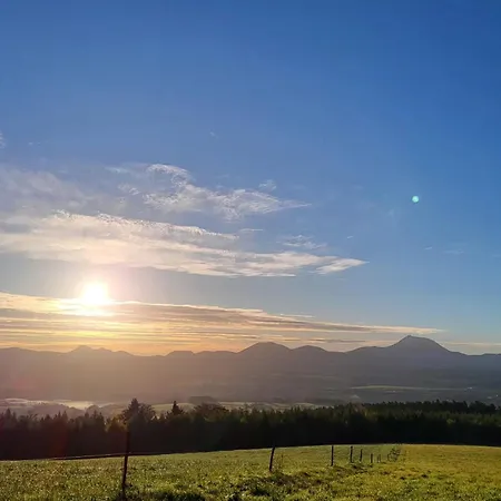 Hotel Ciel, De Charme Au Coeur Des Volcans D'auvergne, Detente Et Decouvertes Assurees, Massages, Plateau Fromages Sur Commande *